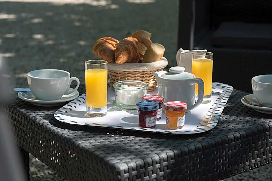 Logis Hôtel Castel Mouisson