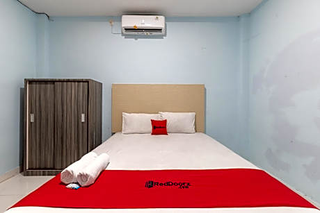 RedDoorz @ Jalan Lintas Pematangsiantar