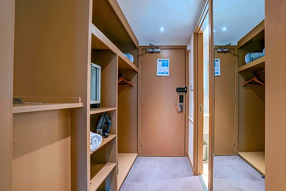 Sunday London Staines-upon-Thames Heathrow T5