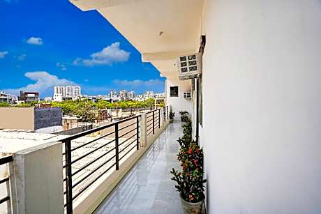 Hotel O Dvs Palace