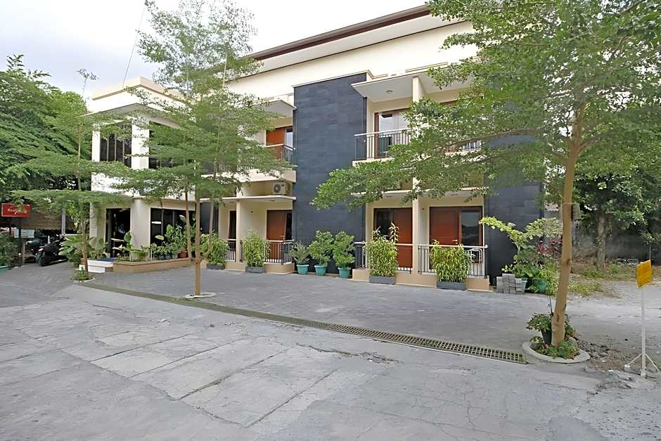 RedDoorz @ Turangga Sari