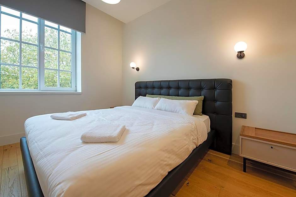 12A, Luxury & Unique, Cinema, Terrace, Stunning View, Central Location!