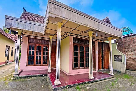 OYO Life 93662 Kost Pak Budi