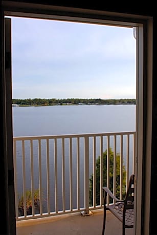 Guest room, 1 King, Sofa bed, Lake view