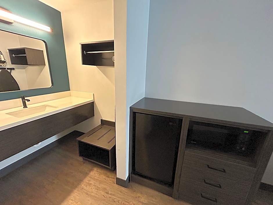 Studio 6 Suites Gardena, CA