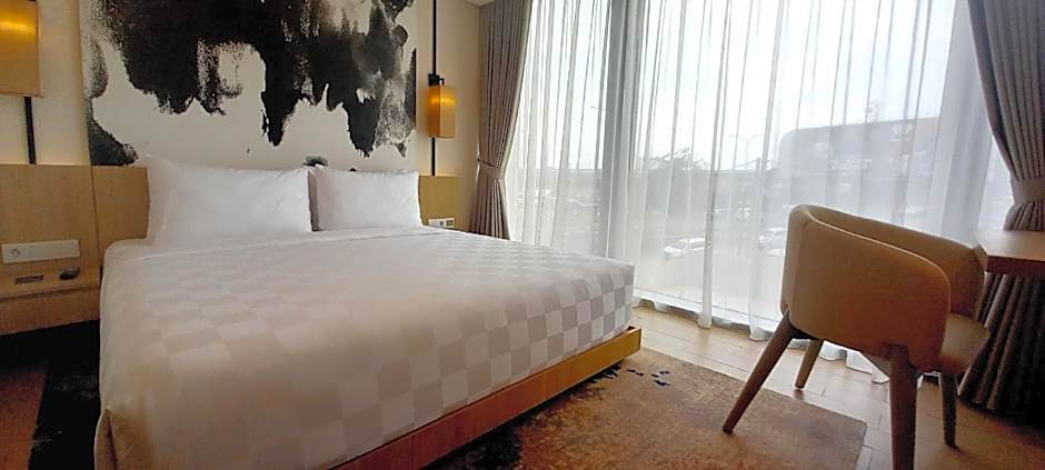 Louis Kienne Cikarang Hotel & Service Apartment 