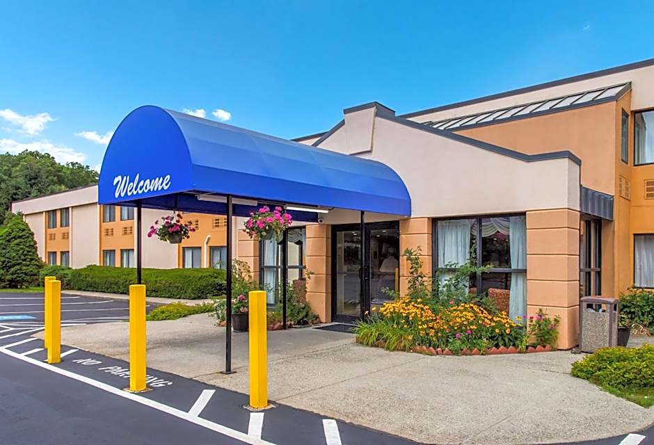 All Seasons Inn & Suites