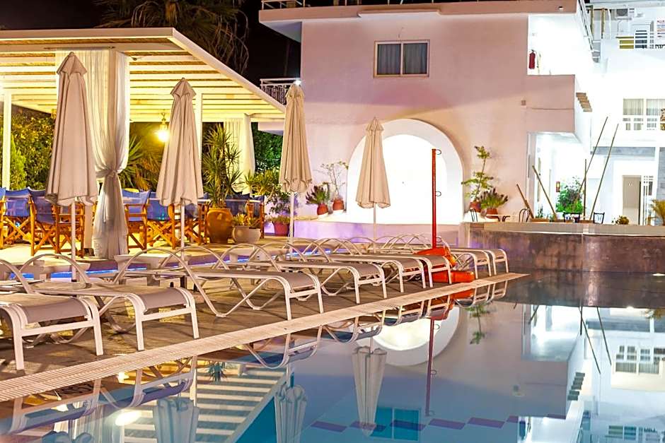 Tinas Plus Hotel