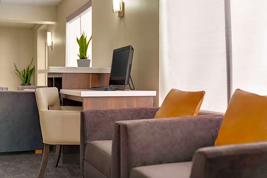 La Quinta Inn & Suites by Wyndham Waldorf