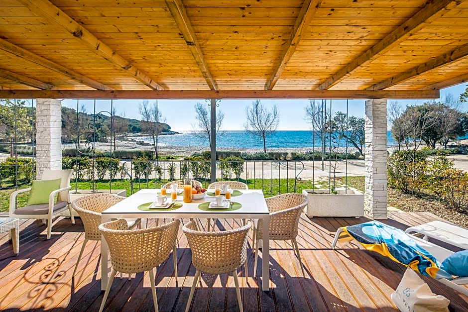 Photo 1 of 2 of Deluxe, Mobility Accessible, Sea View