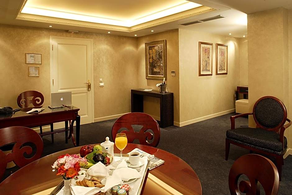 Theoxenia House Hotel