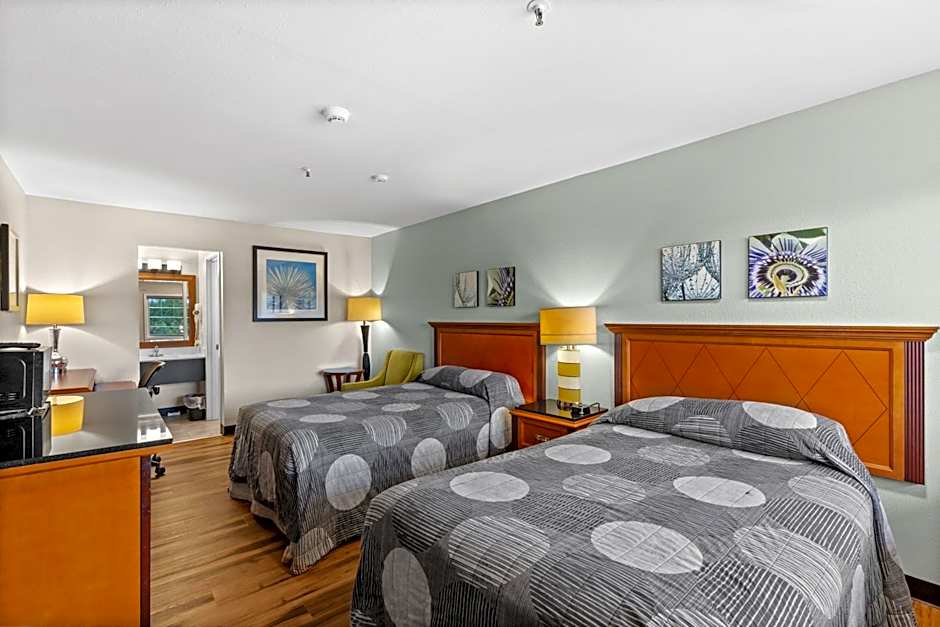 Basecamp Puyallup a Travelodge by Wyndham