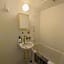 honeys guest house elevator , wash machine, huge closet space, private bathroom, walk to skytree in 10 minutes