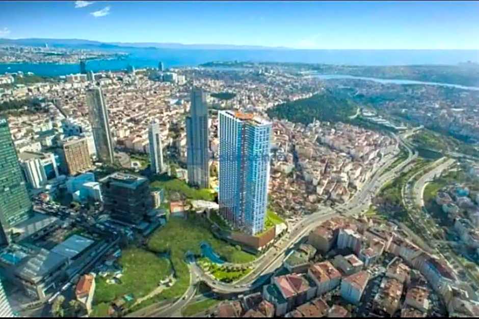 Luxury suites with gym and pool floor40