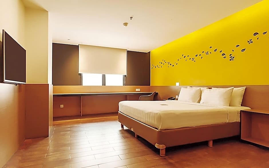 Yellow Bee Tangerang