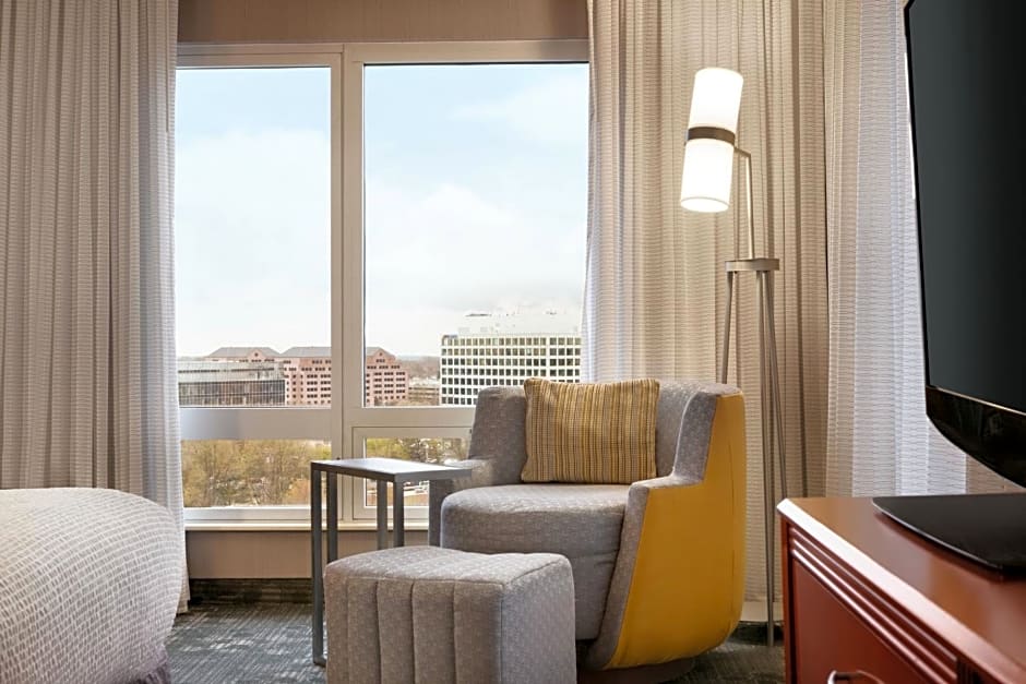 Courtyard by Marriott Tysons McLean