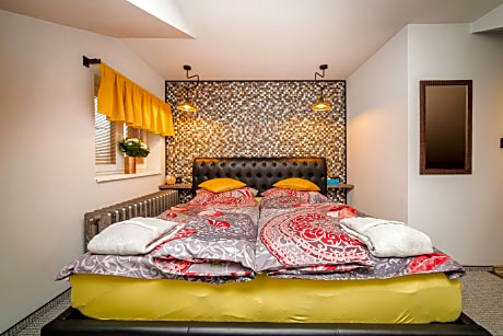 Superior - Breakfast and Internet