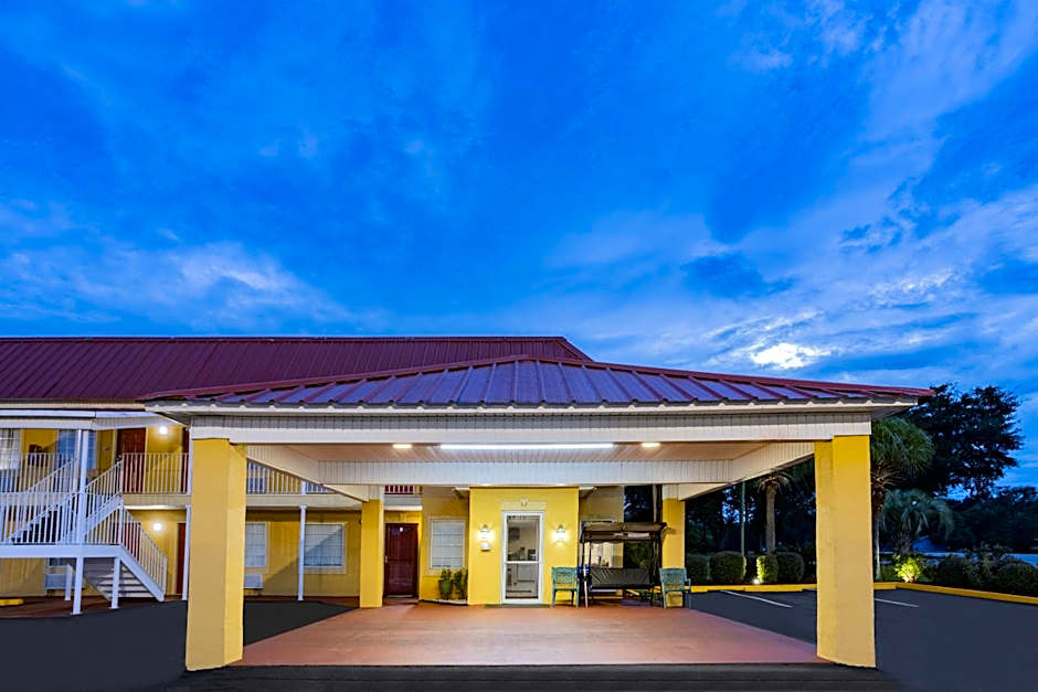 Days Inn by Wyndham Barnwell