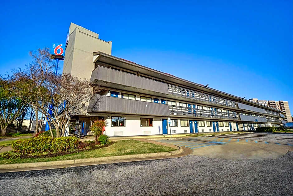 Motel 6-Memphis, TN - Downtown