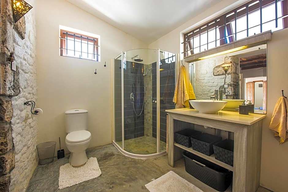 Quaint 4-bedroom Beach Villa in a fishing village