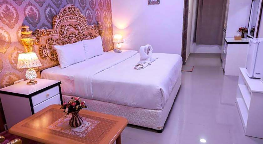 Capital O 141 Golden Rays Hotel