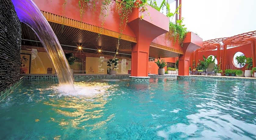 Me Saigon Boutique Hotel