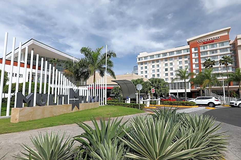 Courtyard by Marriott Panama Multiplaza Mall