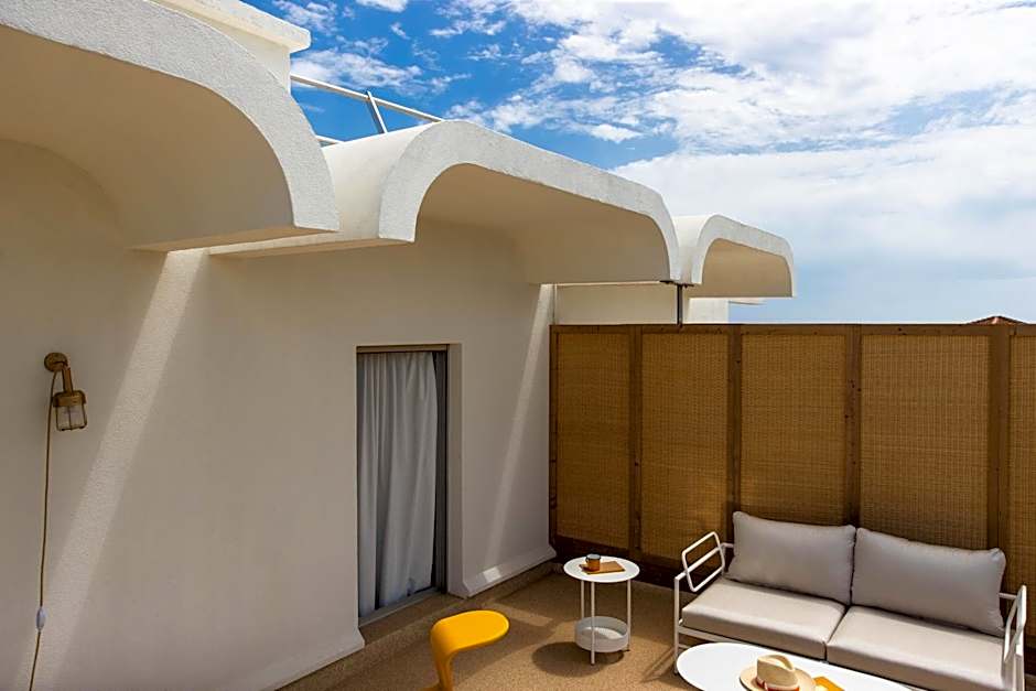 MOB HOTEL Cannes