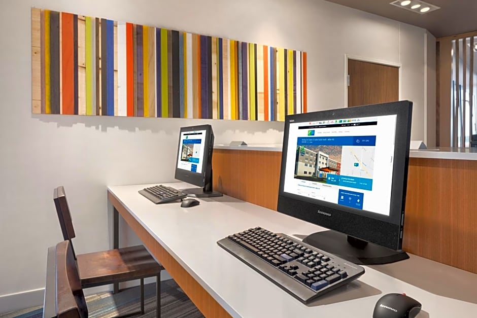 Holiday Inn Express & Suites Duluth North - Miller Hill, an IHG Hotel