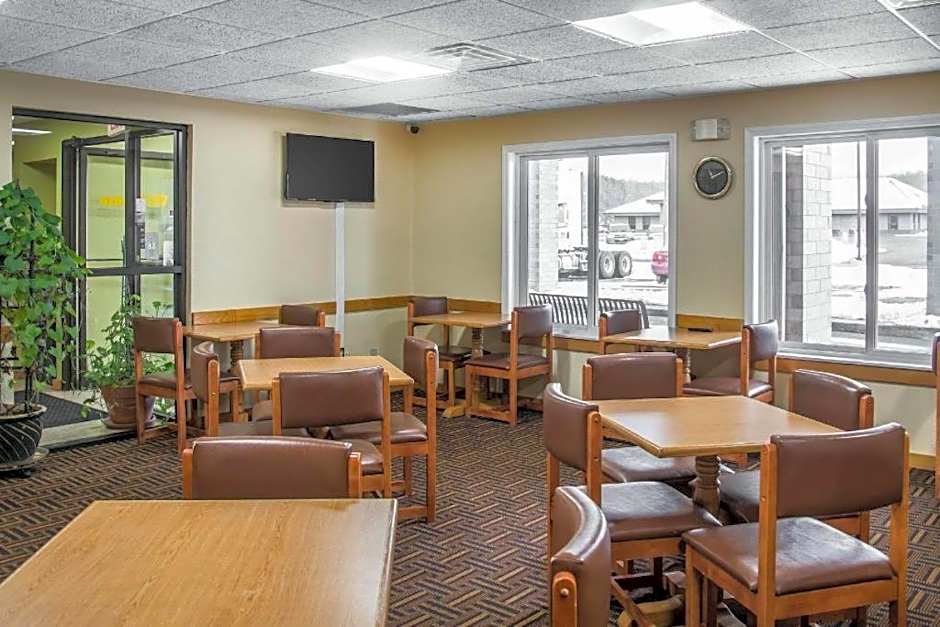 Econo Lodge River Falls