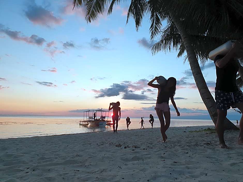 Apo Diver Beach Accomodation