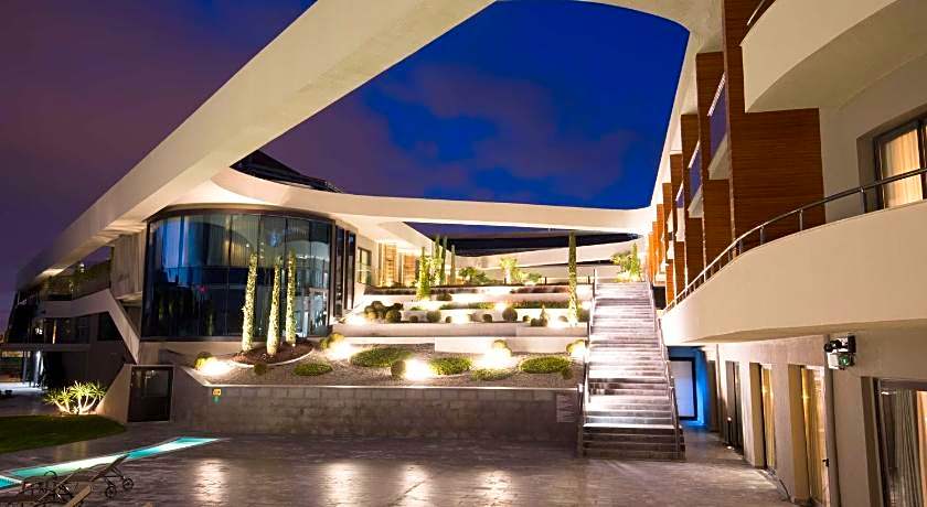 DoubleTree by Hilton Hotel Izmir Airport