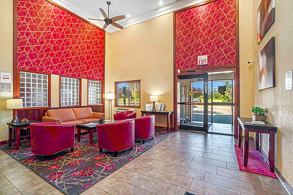 Super 8 by Wyndham Mt. Pleasant