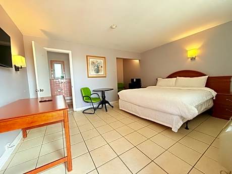 King Room - Non-Smoking