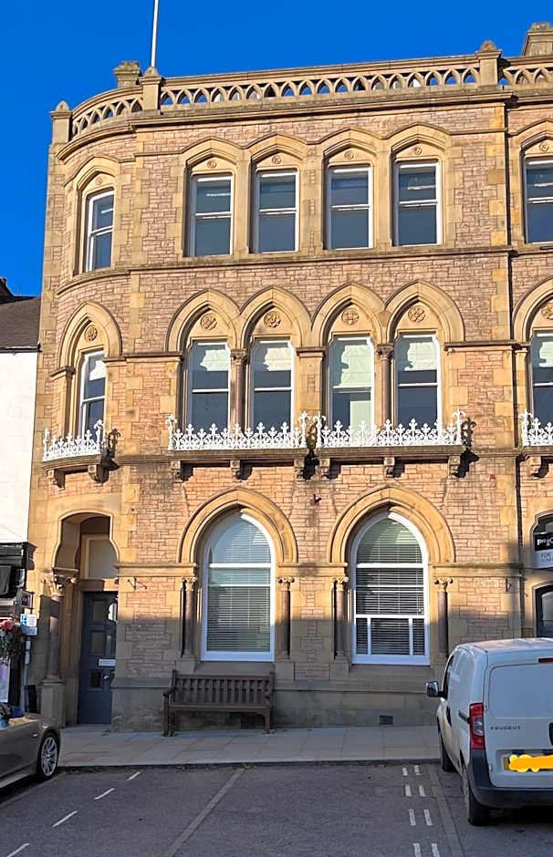 Crown and Cushion Appleby