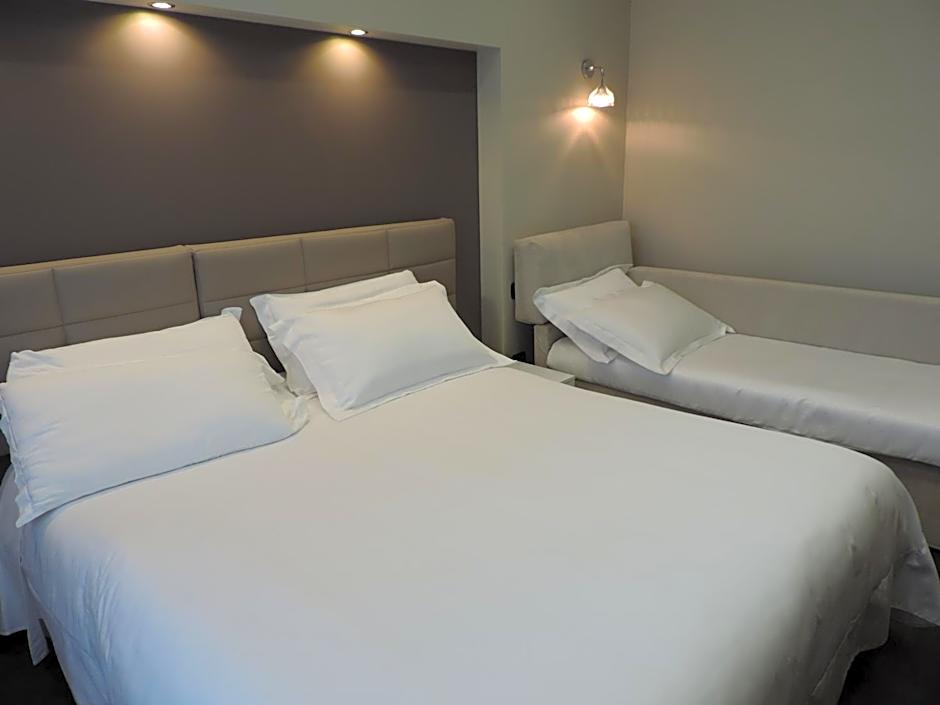 Photo 1 of 4 of Triple Room