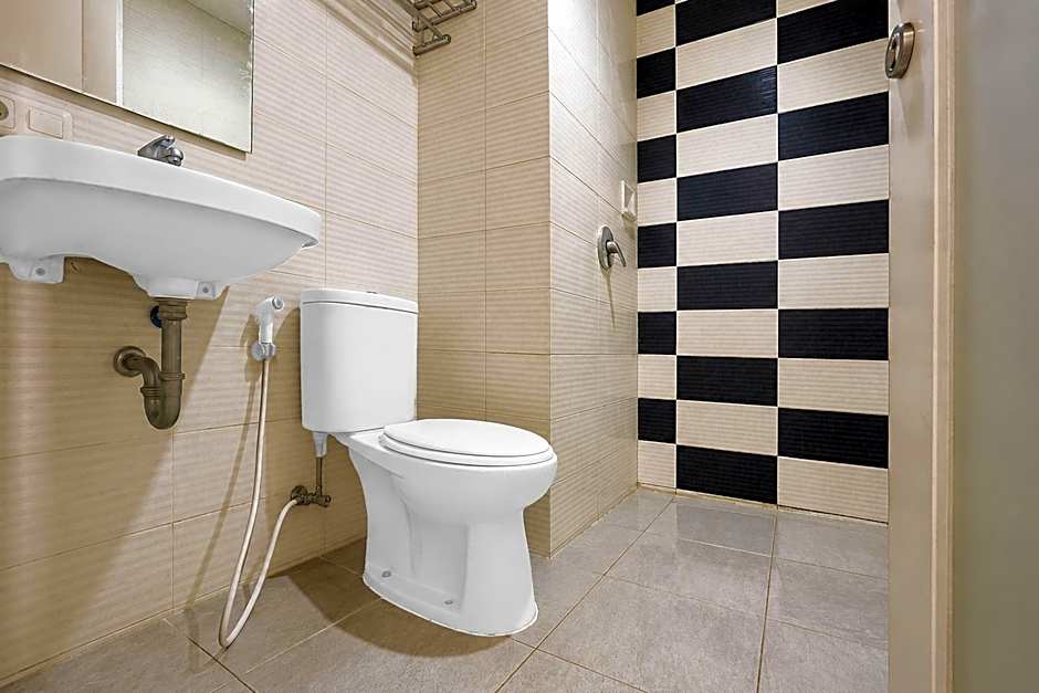 Townhouse Oak Hotel Niaga Surabaya