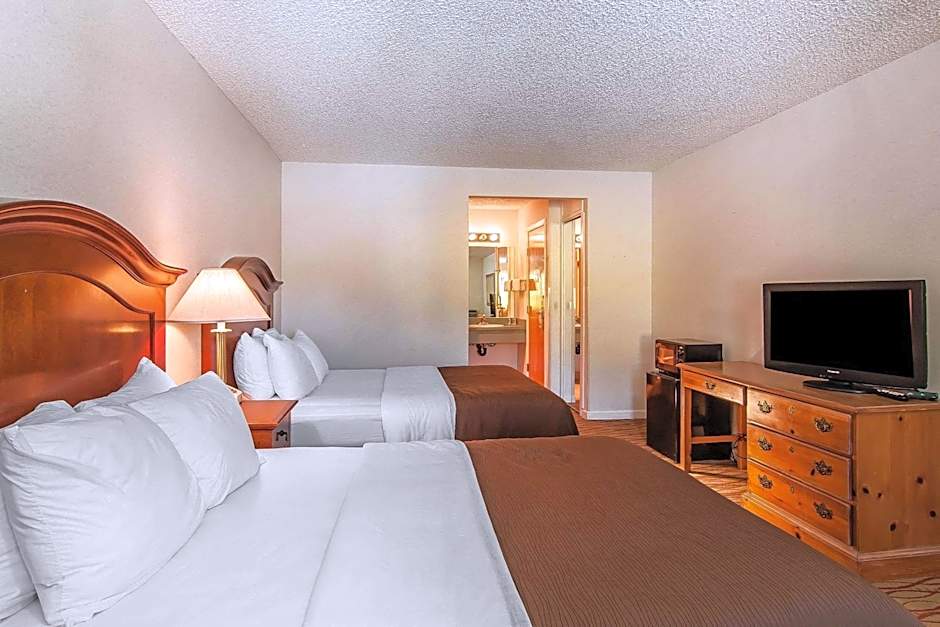 Quality Inn Grants Pass