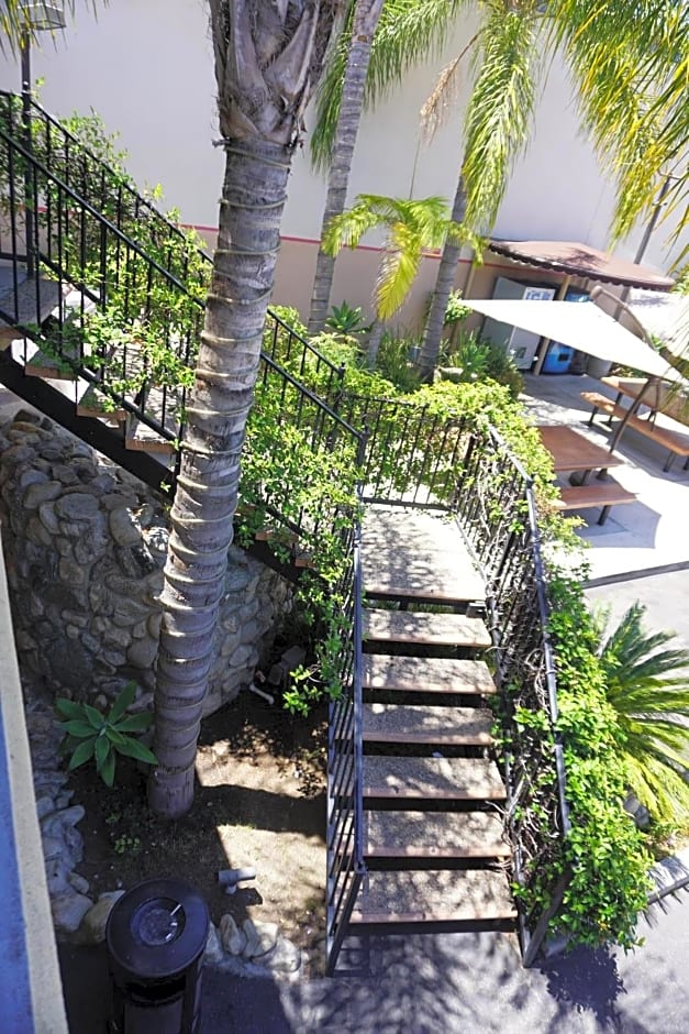 Casa Bella Inn Downtown LA