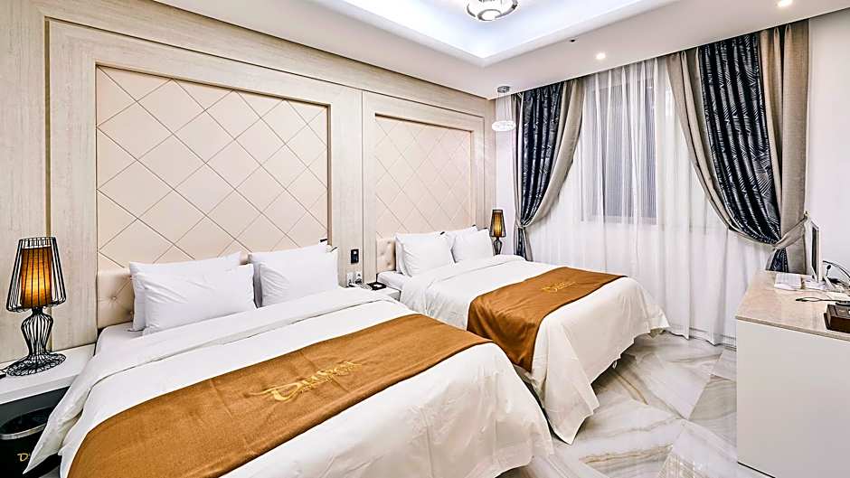 Dubai Hotel