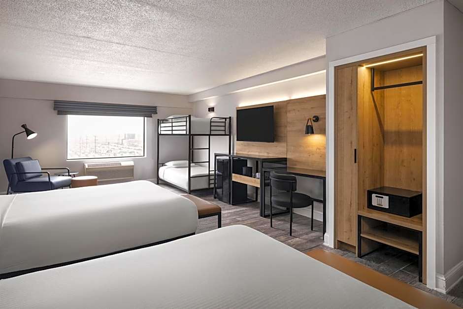 Aiden by Best Western Newark Airport