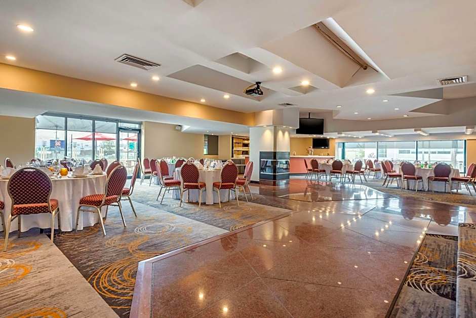 Quality Hotel Dorval Aeroport