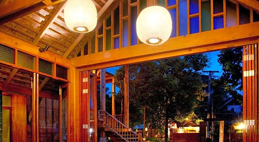 Hotel Des Artists Rose Of Pai