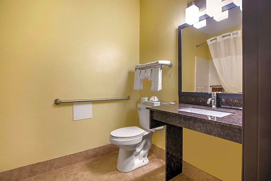 Quality Inn & Suites