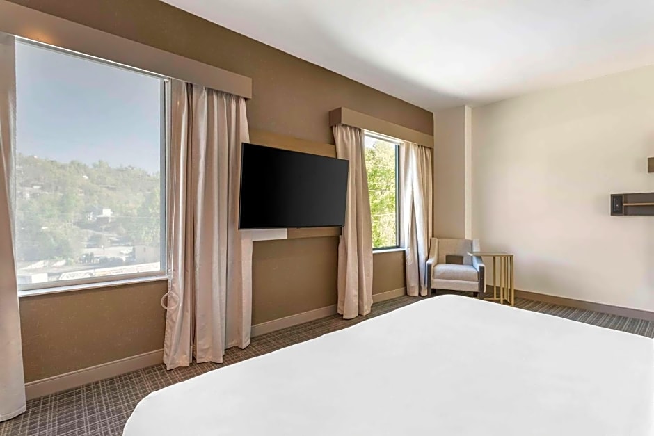 Comfort Suites Gatlinburg Downtown-Convention Center