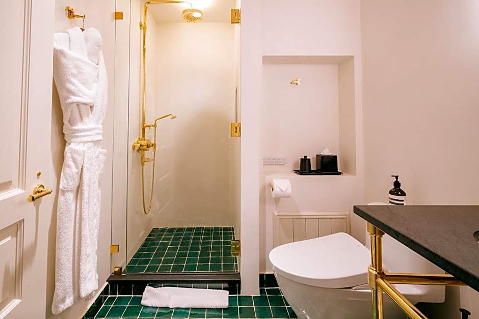 Eleven Revelstoke Lodge