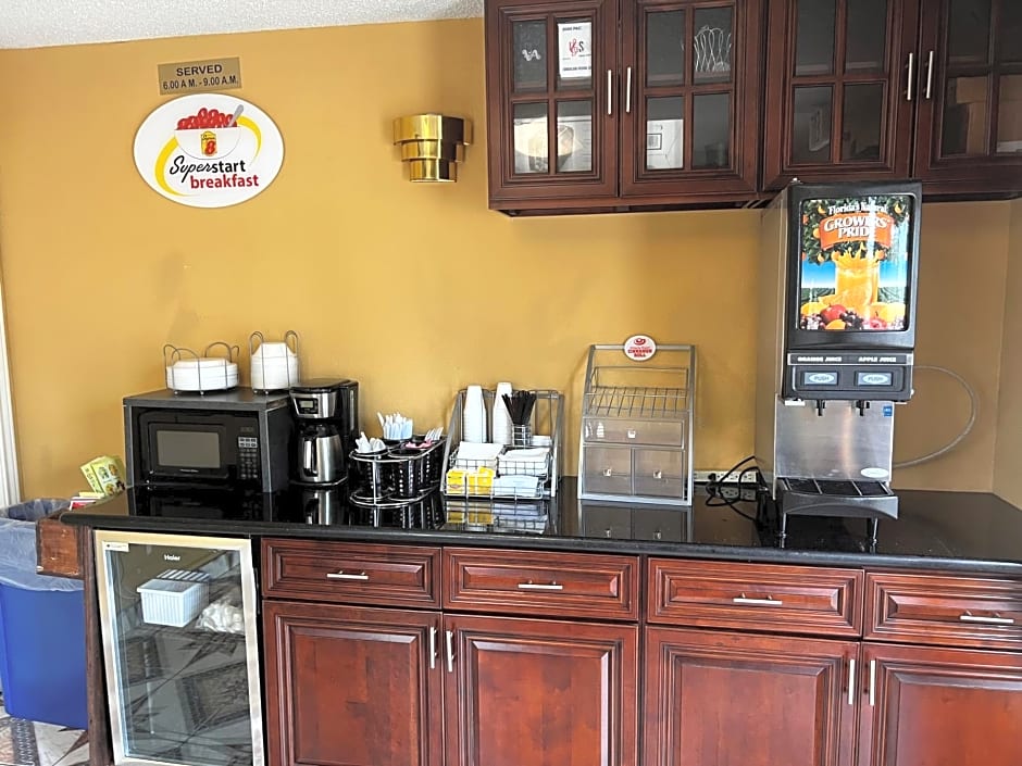 Super 8 by Wyndham Houston West Katy