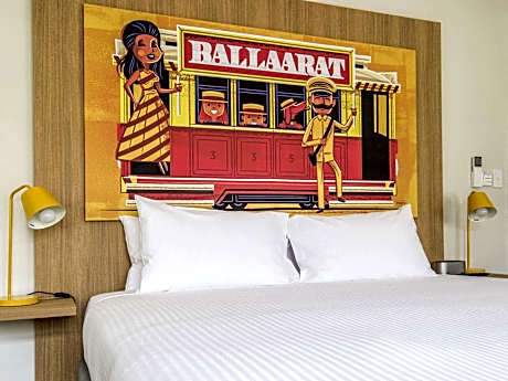 Superior Room with 1 King Bed