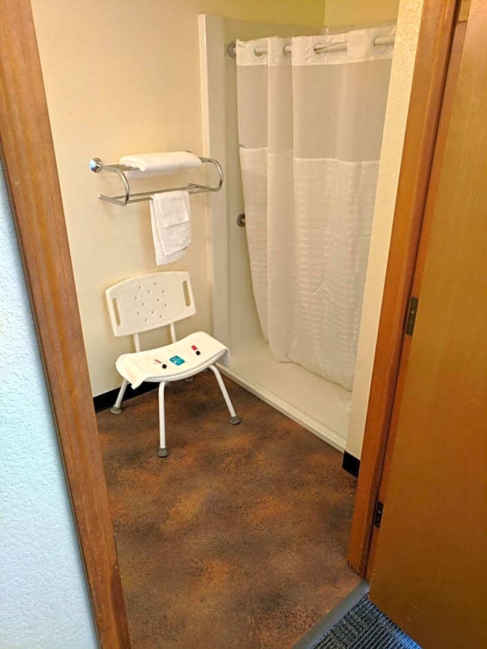 Travelodge by Wyndham Three Forks