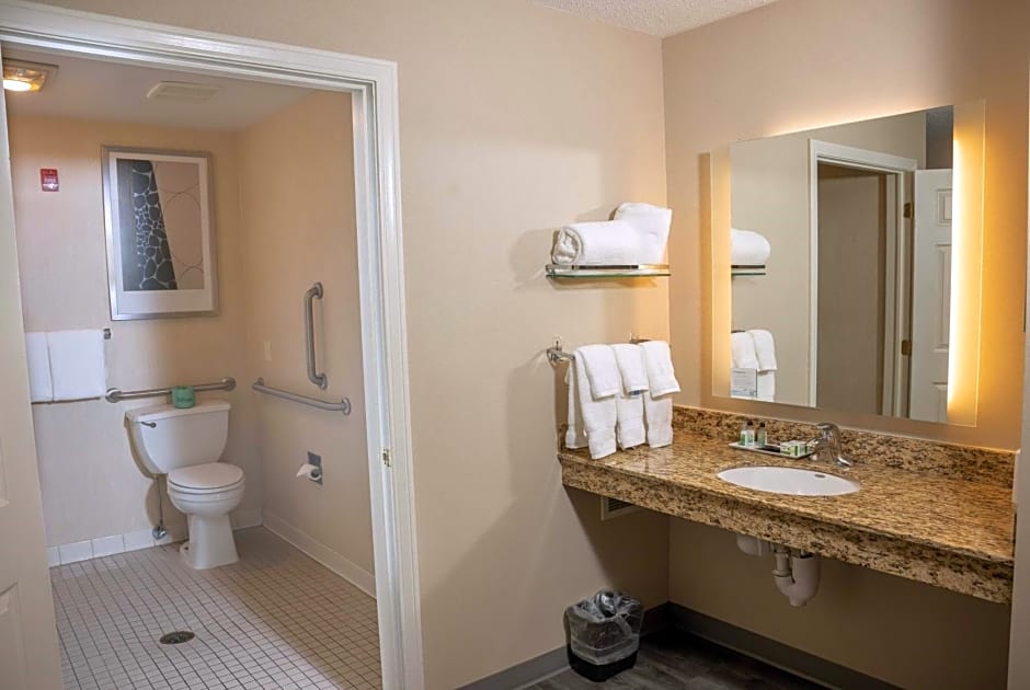 Hawthorn Suites by Wyndham Erie